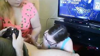 Teen Threesome Blowjob Amateur Group Sucking CIM Swallow Homemade Porn