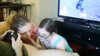 Teen Threesome Blowjob Amateur Group Sucking CIM Swallow Homemade Porn