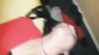 Amateur Lesbians Lick Pussy in Homemade Threesome