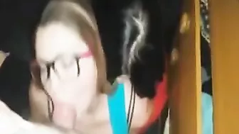 Amateur Lesbians Lick Pussy in Homemade Threesome