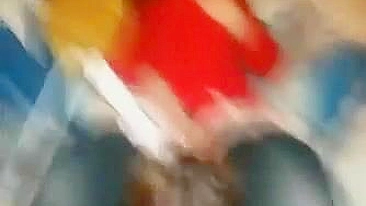 Amateur Lesbians Lick Pussy in Homemade Threesome