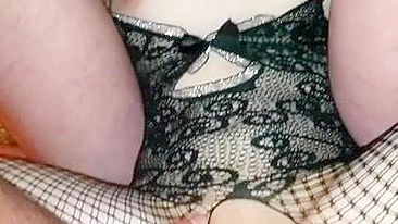 MILF Wife Threesome Cumshot Facial with Amateur Swingers