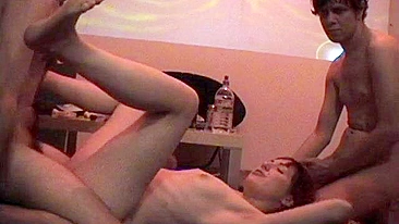 Saturday Swinger Gangbang - Amateur Threesome with Brunettes