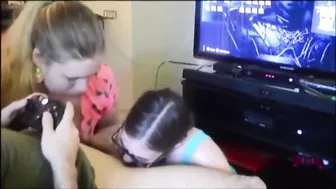 Homemade Threesome with BBW and Teens - Cum in Mouth Homemade Threesome with BBW and Teens - Cum in Mouth