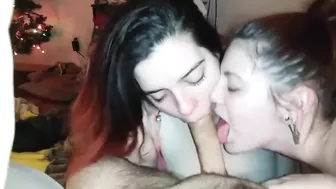 College Sluts' Bisexual Threesome with Amateur Blowjobs and FFM Sucking