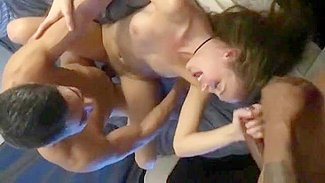 Amateur Threesome Fuck - Pretty Girlfriend Gangbang