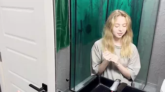 Sis Gives BJ and Let Herself be Fucked 'til Mommy & Daddy Get Home!