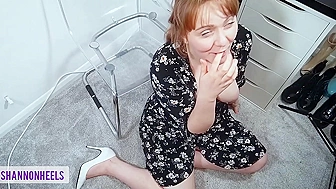 My office boss wouldn't let my pussy and mouth take a breather