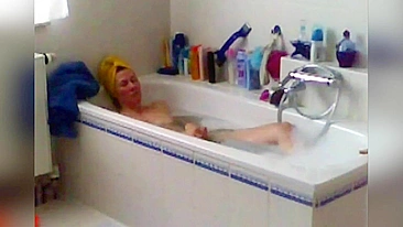 Leaked Porn!  The only thing that lets to her relax after a day at work is jerking off three times.