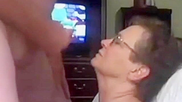 Mom makes her son cum on her face, she wants to brag about this video to her friends.