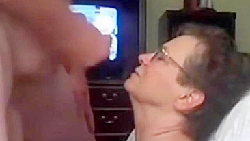 Mom makes her son cum on her face, she wants to brag about this video to her friends.