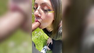 Exhibitionist girlfriend flashing ass before doing blowjob in the grass