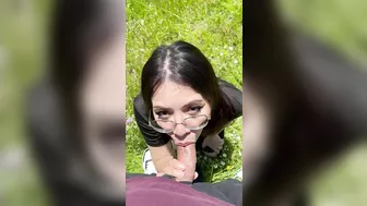 Exhibitionist girlfriend flashing ass before doing blowjob in the grass