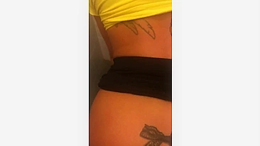 Sexo na buceta e no cu em banheiro público