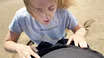 Perfectly Horny Blonde Gives Unforgettable Beach Blowjob Perfectly Horny Blonde Gives Unforgettable Beach Blowjob
