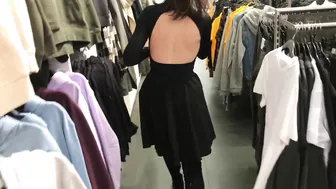 Amateur couple having sex in the car