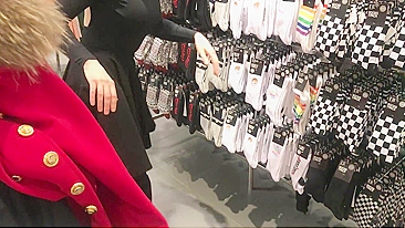 Amateur couple having sex in the car