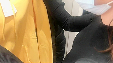 Amateur couple having sex in the car