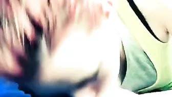 Girlfriend does quick oral sex and cum swallow in the car