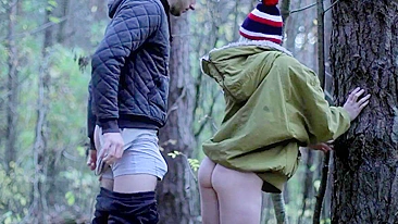 Horny amateur couple makes exhibitionist sex in the forest