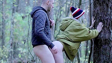 Horny amateur couple makes exhibitionist sex in the forest