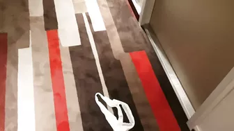 Sexy, Amateur Girl Flashes Nude On Hotel Hallway