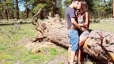 Hot Amateur Couple Passionately F*Cks On A Grand Wooden Log!