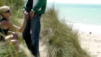 Public Handjob With Cumshot At The Beach Sneakily Hidden In The Bushes