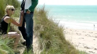Public Handjob With Cumshot At The Beach Sneakily Hidden In The Bushes