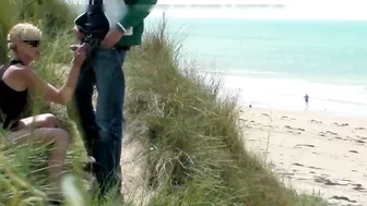 Public Handjob With Cumshot At The Beach Sneakily Hidden In The Bushes