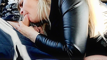 A quick blowjob and intercourse sex in the car with my woman