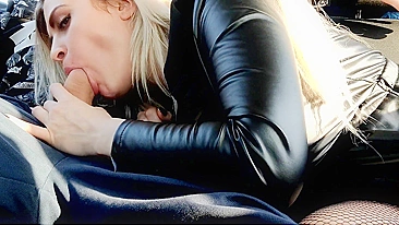 A quick blowjob and intercourse sex in the car with my woman