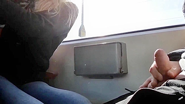 Couple does risky sex and blowjob in public transport