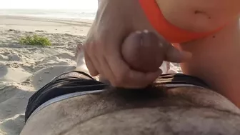 Raunchy Amateur Hand-Job At Beach, Cum-Tasting: Omg!