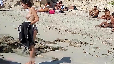 Puffy-Nippled Topless Beach Babe's Sultry Secret Film