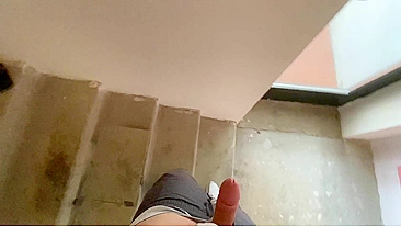 Risky blowjob and fuck on public hallway with girlfriend