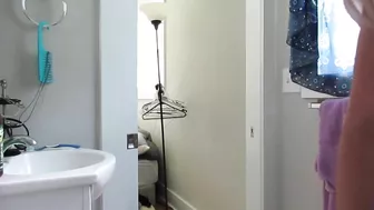 Spying On A Sultry, Scorching Hot, Naked Blonde In The Bathroom Spying On A Sultry, Scorching Hot, Naked Blonde In The Bathroom