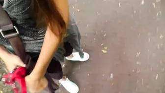 Amateur girlfriend risky blowjob in public park and cumshot on face