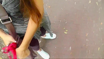 Amateur girlfriend risky blowjob in public park and cumshot on face