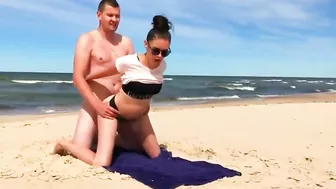 Couple doing sex on the beach - real amateur voyeur beach porn video.