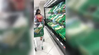 Shockingly Hot Busty Woman Doing Sultry Shopping!