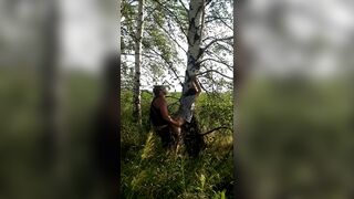 Amateur couple does a quick sex from behind outdoor in the field