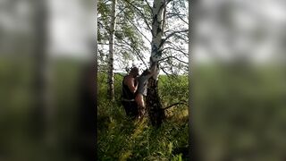 Amateur couple does a quick sex from behind outdoor in the field