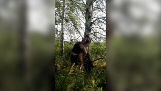 Amateur couple does a quick sex from behind outdoor in the field