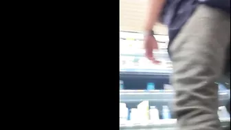 Candid camera amateur hottie showing pussy lips in tight jeans pants