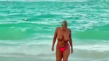 Wow! Gorgeous Huge Boobs In Real Amateur Voyeur Beach Porn Video!