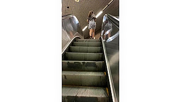 Girlfriend flashing pussy and ass on subway stairs