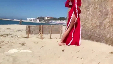 Enjoy Sex With His Hot Chick At Sunny Public Beach