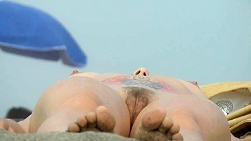 Nudist hairy pussy filmed voyeur at the beach