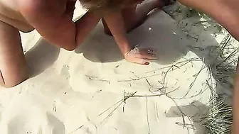 Swinger wife blows nudist stranger at the beach